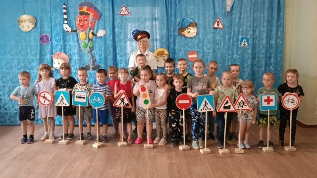 Ехали медведи на велосипеде.
